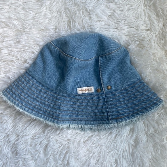 Wrangler Denim bucket hat. Light denim. Fringe. - Picture 2 of 5